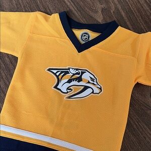 NHL Nashville Preds Hockey Jersey (Size 2T)